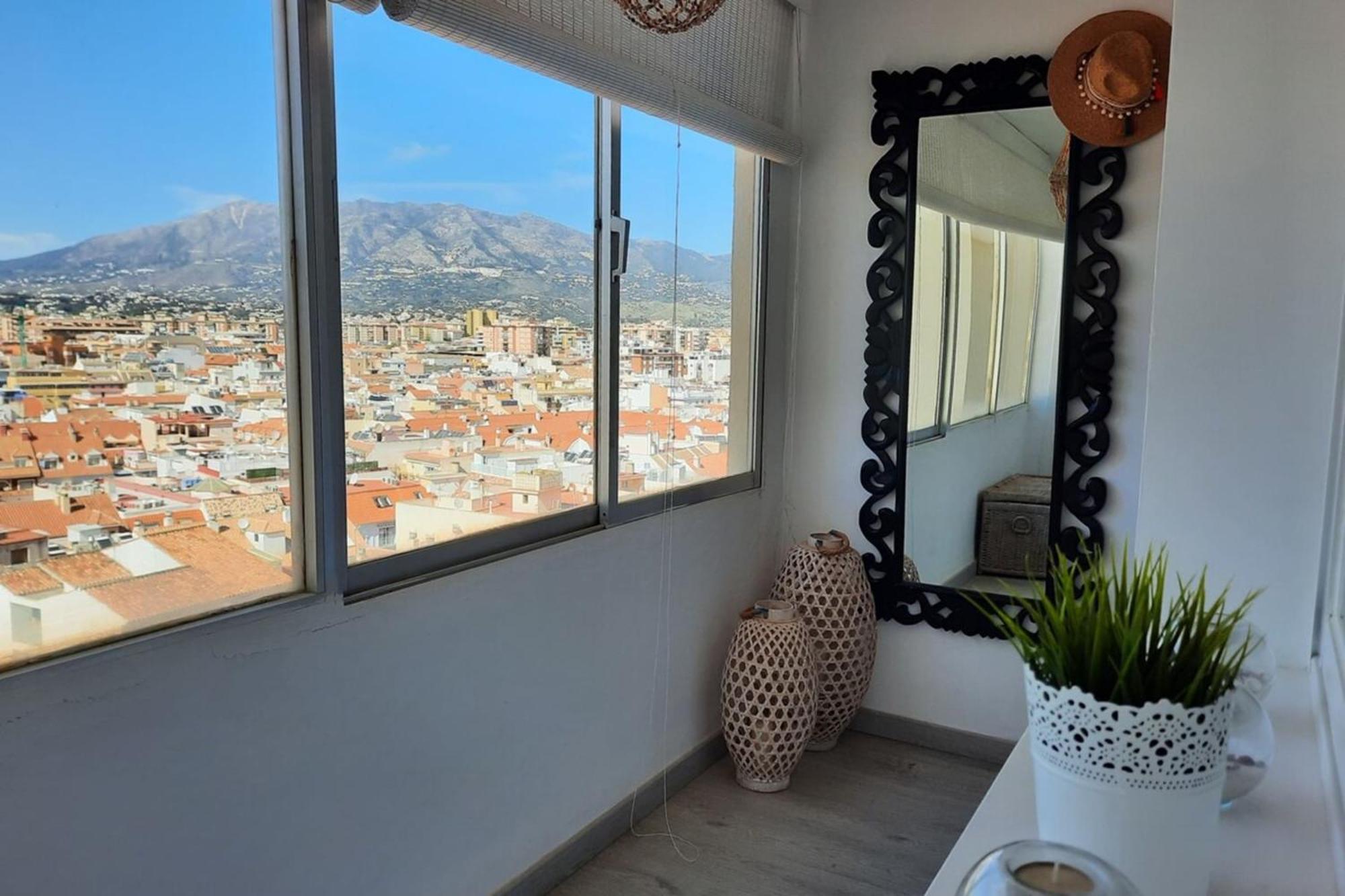 Paseo Del Rey - 2 Bedrooms Oceanfront Lägenhet Fuengirola