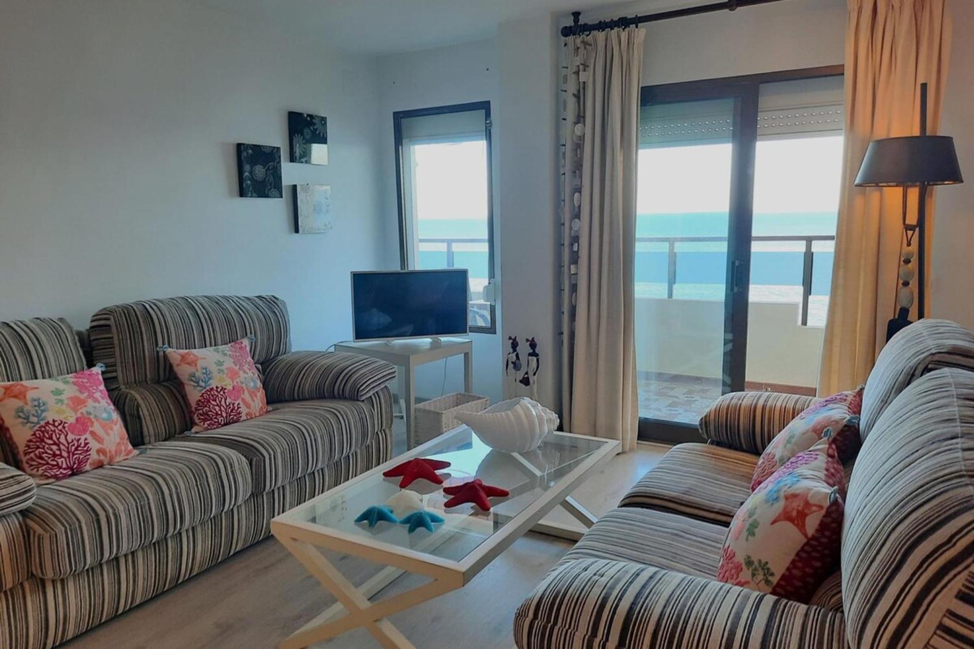 Paseo Del Rey - 2 Bedrooms Oceanfront Lägenhet Fuengirola